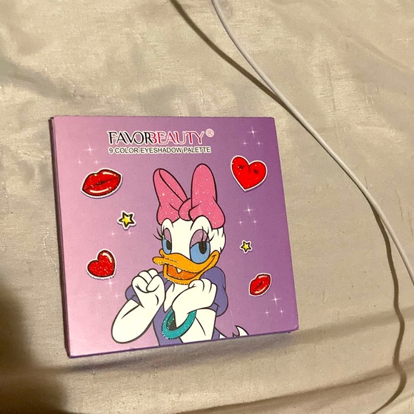 FavorBeauty 9 color eyeshadow palette - Picture 4 of 4